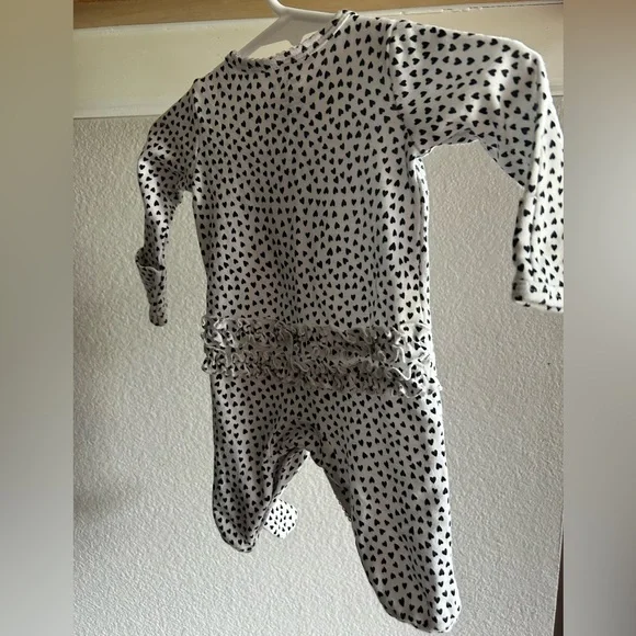 Baby Girl Sleeper - Newborn - Picture 2 of 3